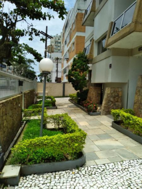 Aconchego Apartamento locação lado praia Guarujá 390 metros da praia